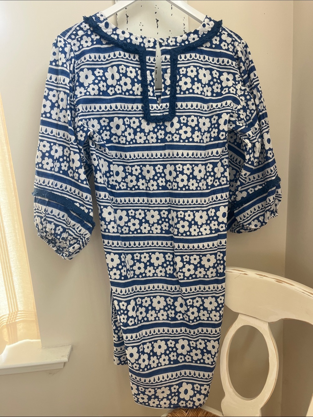 Tuckernuck Blue and White Floral-Print Mini Dress; Size Large. Pit to pit 18.5” - Picture 7 of 12